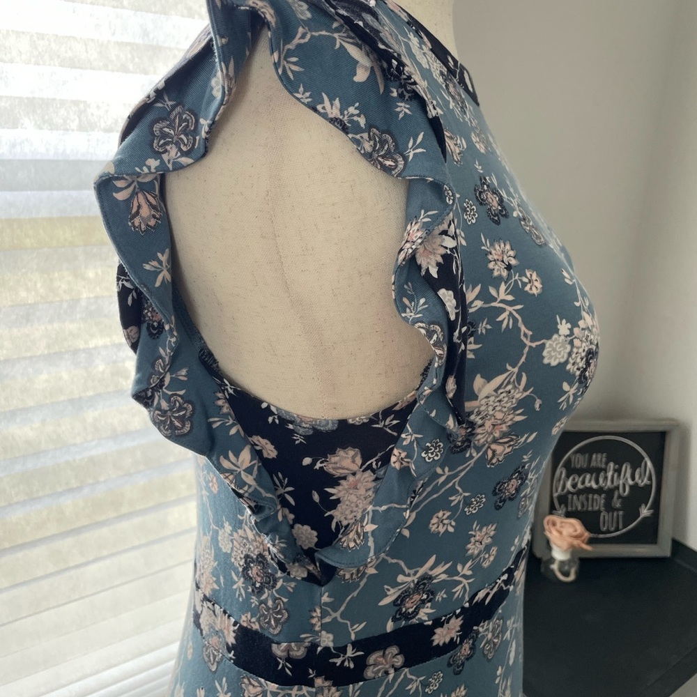 LOFT PETITE DRESS WITH FLUTTER SLEEVE